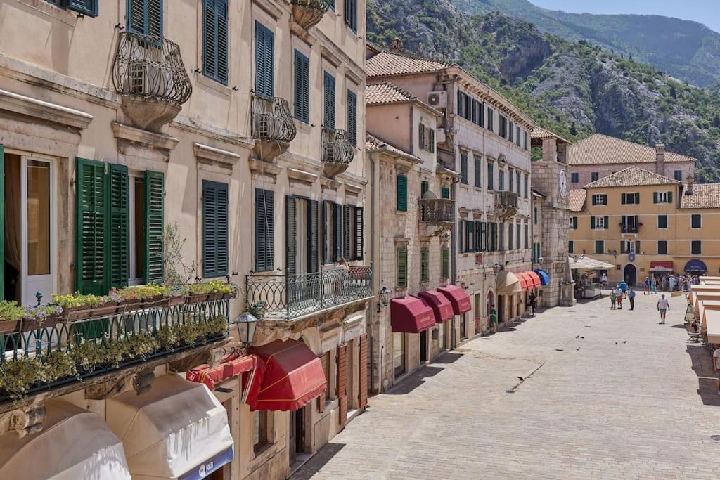 Spacious 1bedroom On The Main Square Of Kotor